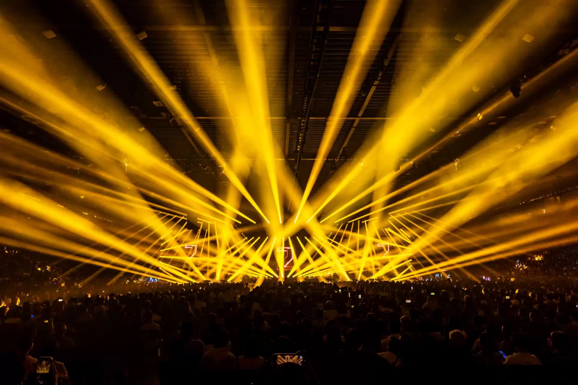 More than 20,000 people